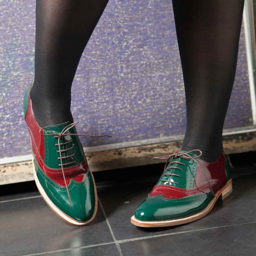 Women's two-tone green and red Oxford style lace-up shoe in patent leather Lena GoR Handmade in Spain by Beatnik Shoes