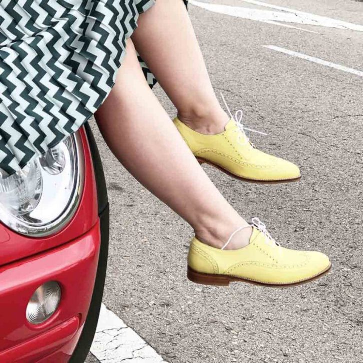 Zapato estilo Oxford de cordones Amarillo de mujer Ethel Lemon Yellow hecho a mano en España por Beatnik Shoes