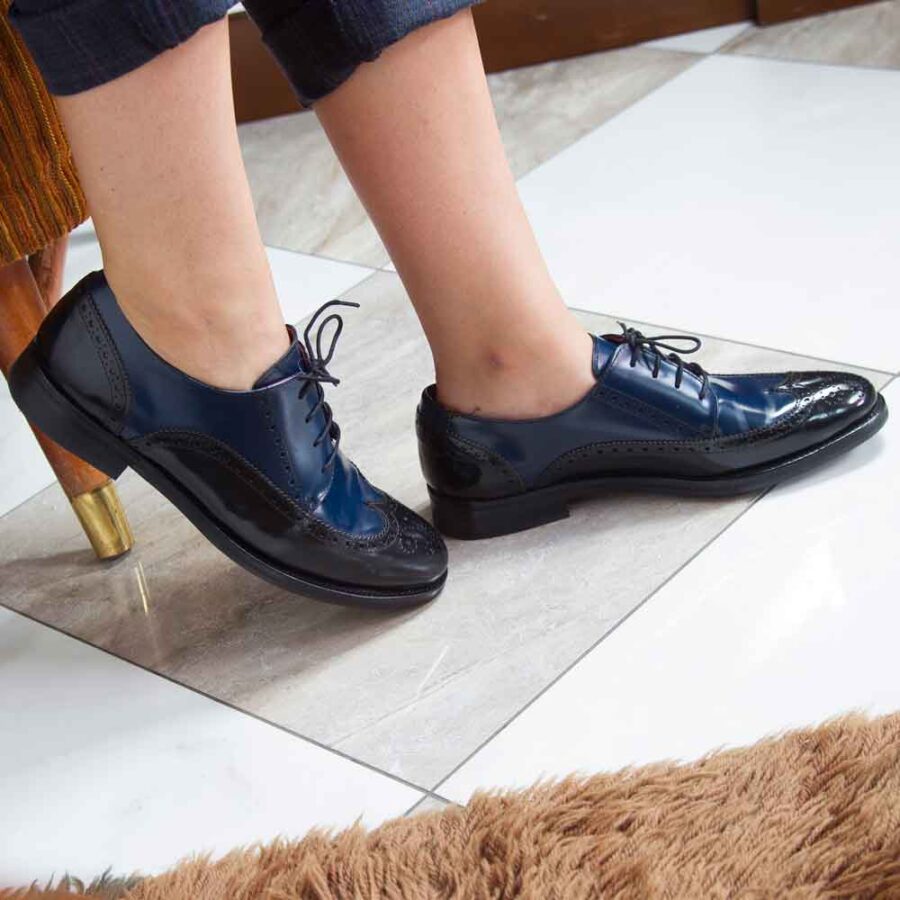 Two-tone Brogue lace-up shoes for women Beatnik Ethel Black & Blue