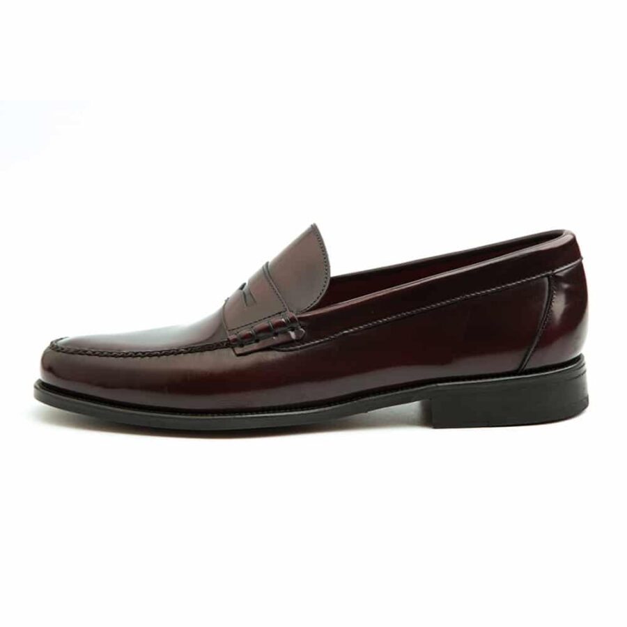 Classic burgundy moccasins for men with sewn leather sole. Beatnik Allen Red Handmade in Spain