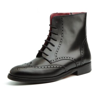 Black leather laced and low-heeled zipper boots for women. Beatnik Barbara Black Handmade in Spain by Beatnik Shoes 