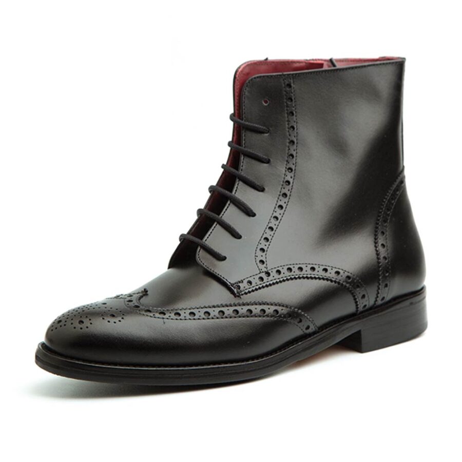 Black leather laced and low-heeled zipper boots for women. Beatnik Barbara Black Handmade in Spain by Beatnik Shoes