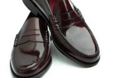 Classic burgundy moccasins for men with sewn leather sole. Beatnik Allen Red Handmade in Spain