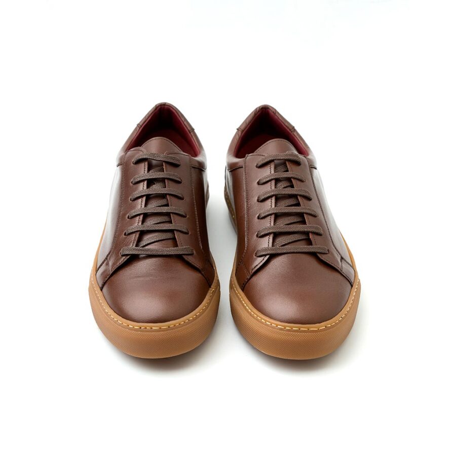 Chaussures Beatnik Harper en cuir bru pour hommes, fabriquées à la main en Espagne par Beatnik Shoes.