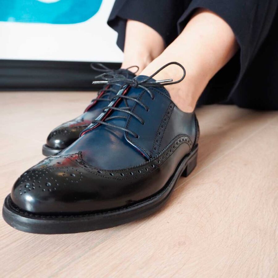 Two-tone Brogue laceTwo-tone Brogue lace-up shoes for women Beatnik Ethel Black & Blue