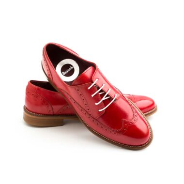 Lace-up Derby shoes for women in red leather handmade by Beatnik Shoes