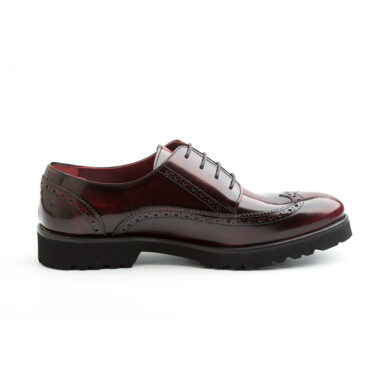 Classic Oxford style flat shoes for women in burgundy leather Beatnik Ethel Red Brogue