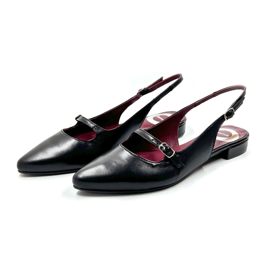 Women's ultra comfortable low heeled black pumps handmade in Spain from the best leather